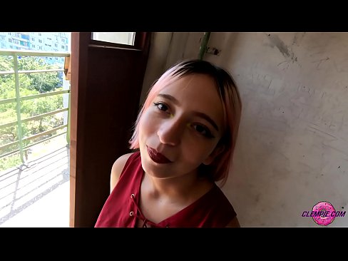 ❤️ دانش آموز حسی یک غریبه را در بیرون می مکد - تقدیر روی صورتش ❤❌ فقط پورنو در ما ☑